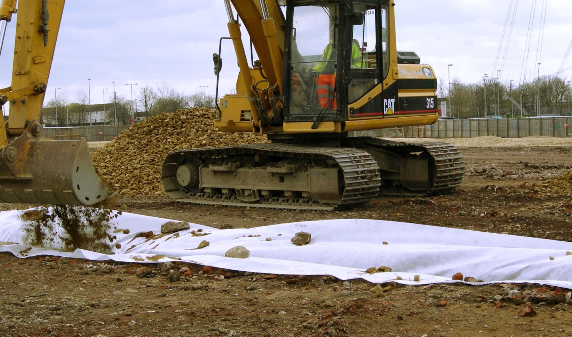 Operación obra civil con geomembranas