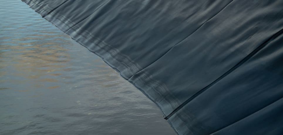 Lámina de agua con geomembrana